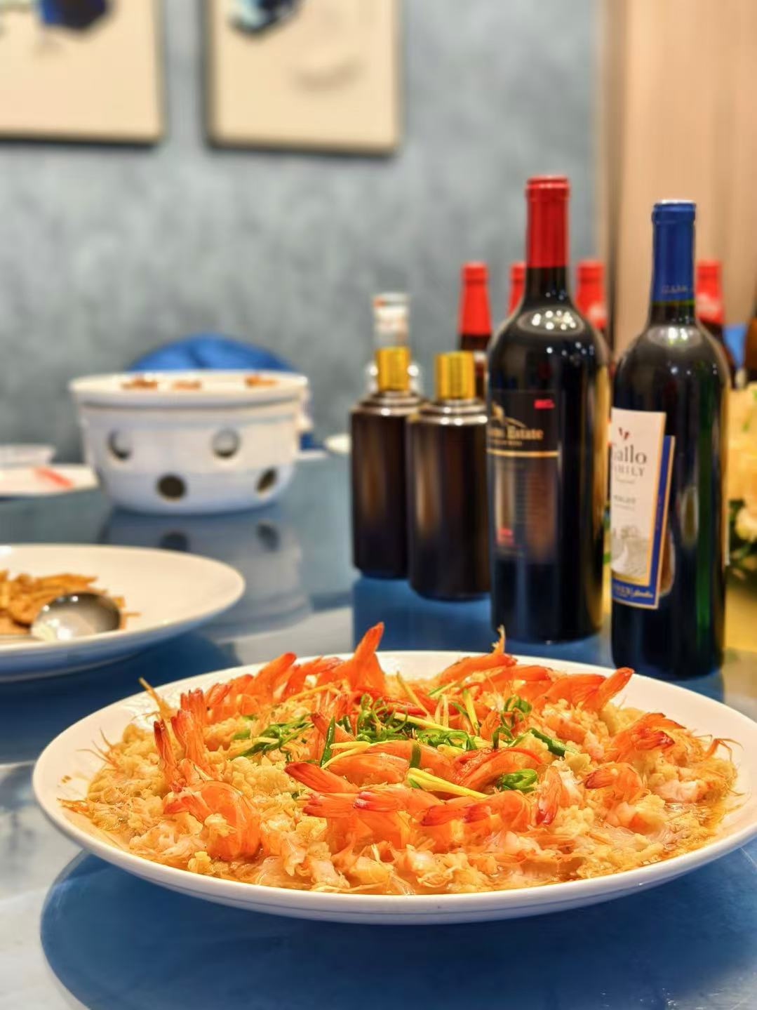 Pairing of red wine and shrimp