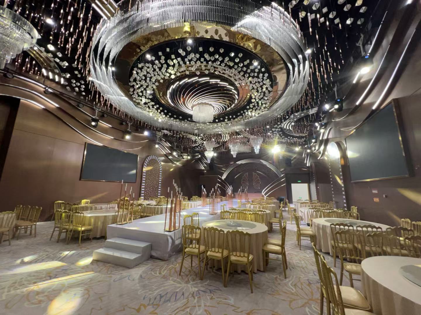 Baroque wedding hall